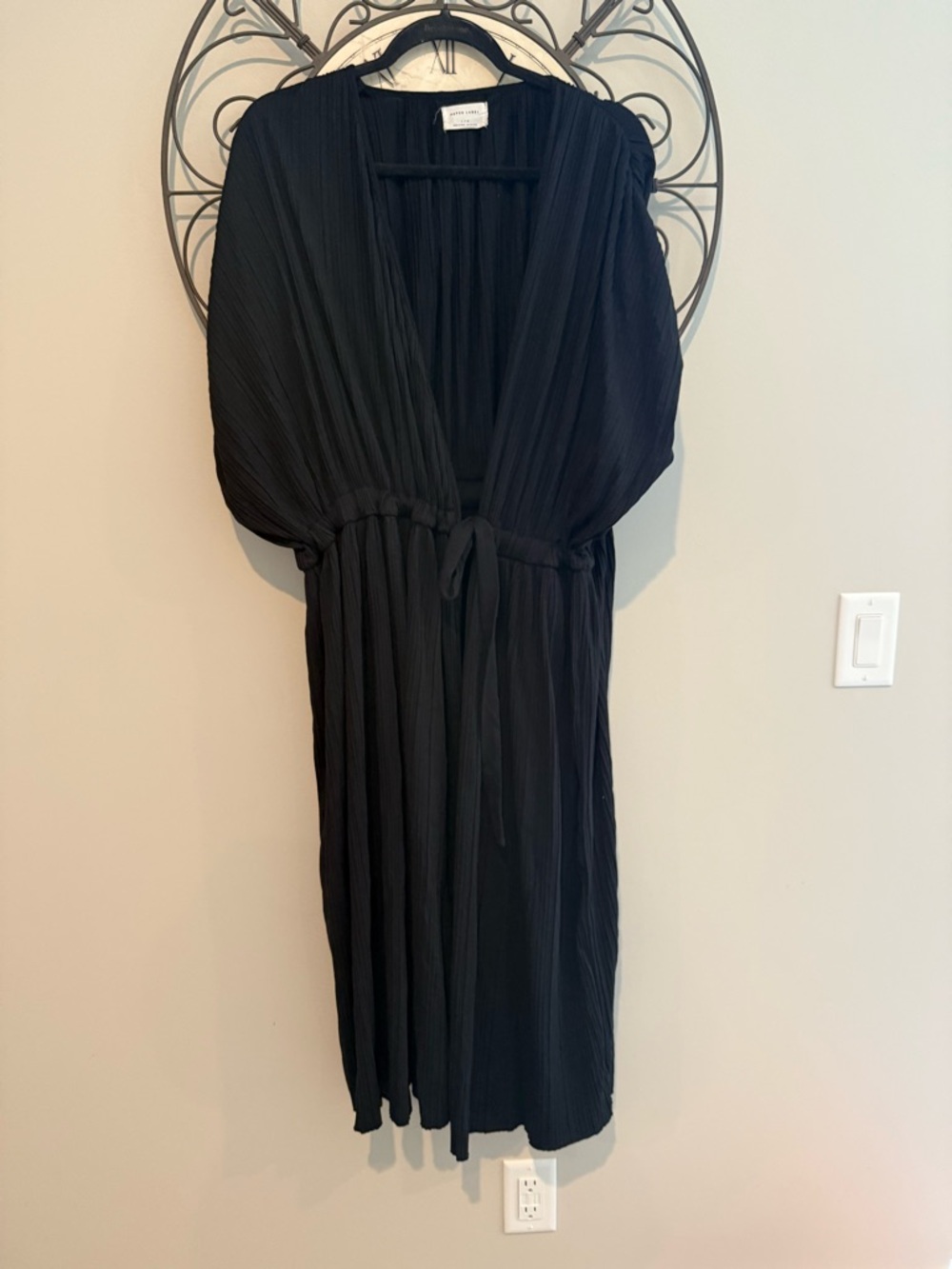 Paper label PLEATED WRAP‎ DRESS - Picture 4 of 5